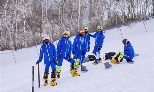 单板滑雪平行项目国家队_全国单板滑雪平行项目锦标赛属于什么